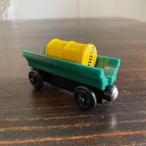 Thomas Wooden Railway Barrel Car with Yellow Flour Barrel Learning Curve